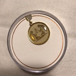 Alex and Ani Chain Station